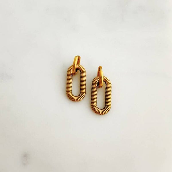 B2B HOOPS STRIPED OVAL PENDANT