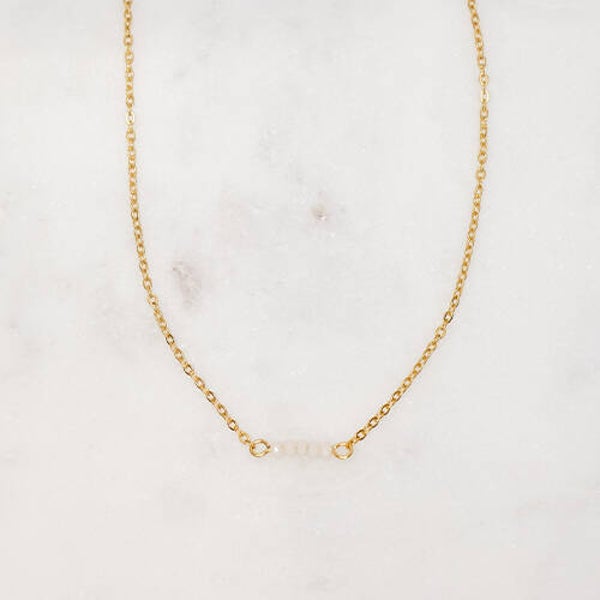 B2B NECKLACE OFF WHITE BEADS