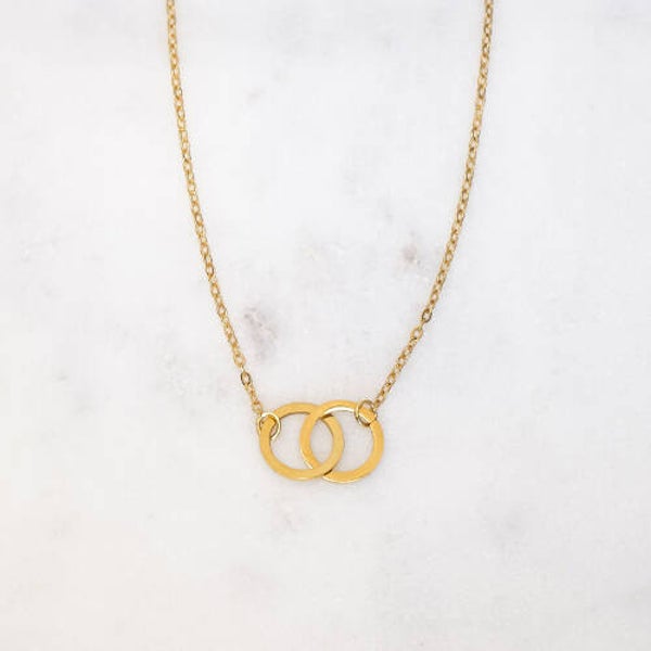 B2B CONNECTED RINGS NECKLACE