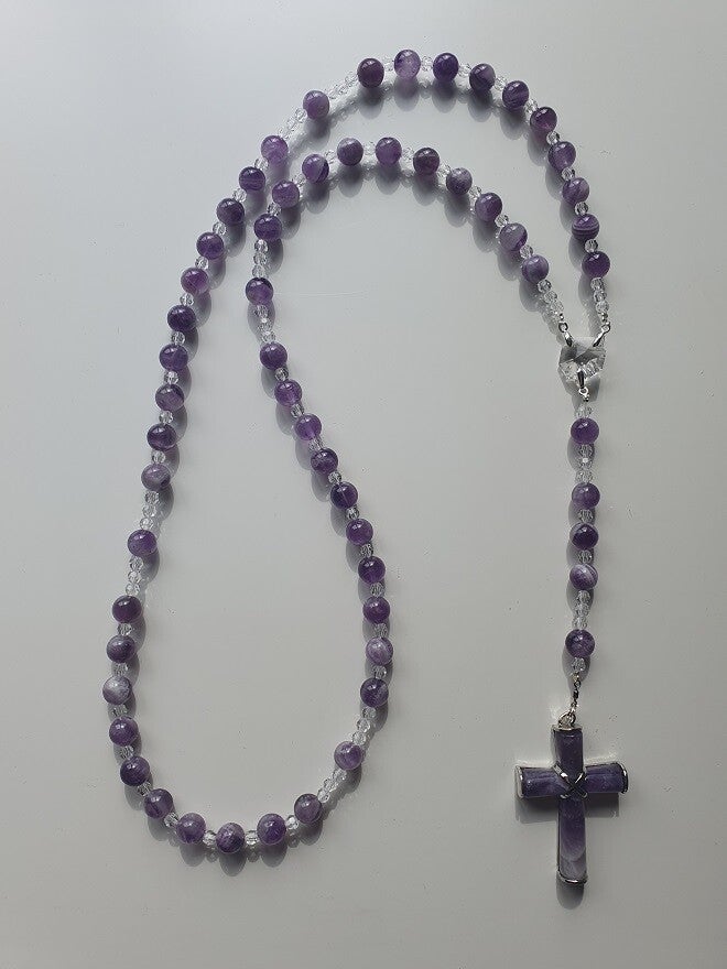 Rozenkrans - Paternoster met Halfedelsteen Amethist kruis en kralen & Swarovski kristallen.