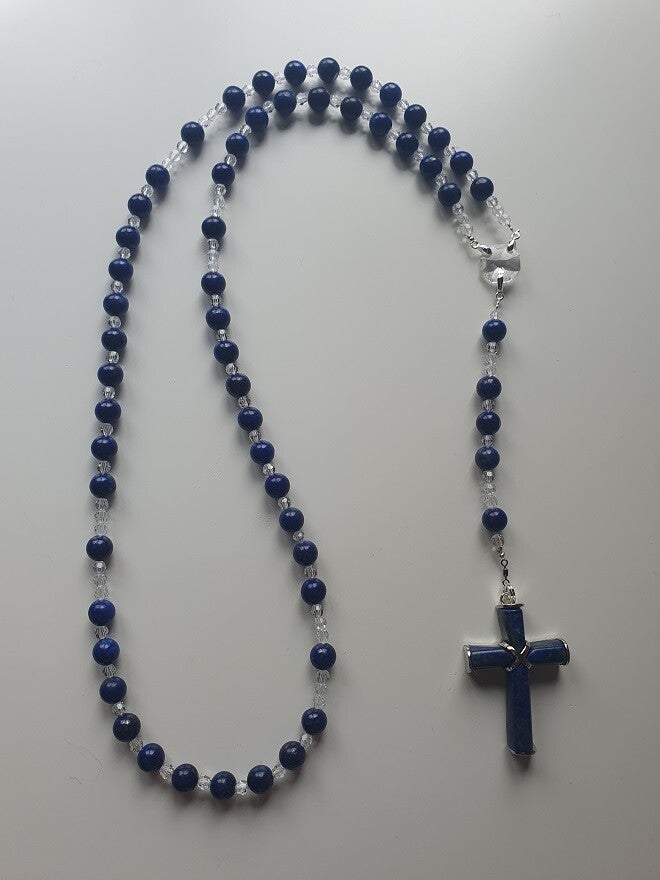 Rozenkrans - Paternoster met Halfedelsteen Lapis Lazuli kruis en kralen & Swarovski kristallen.