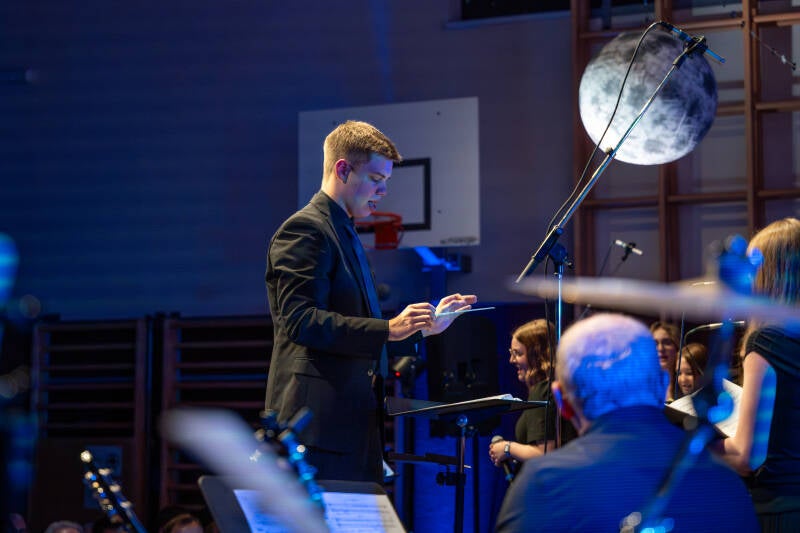 Chorleiter Nico beim Sommerkonzert 2026 | Jugendchor Naarn