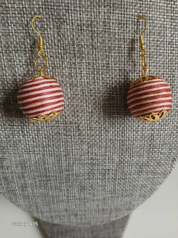 Boucle oreilles rouge