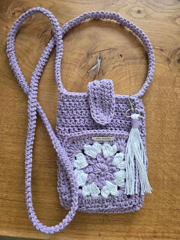 LILA SNOW – nachhaltige Handytasche in Lila-weiss mit Frontfach