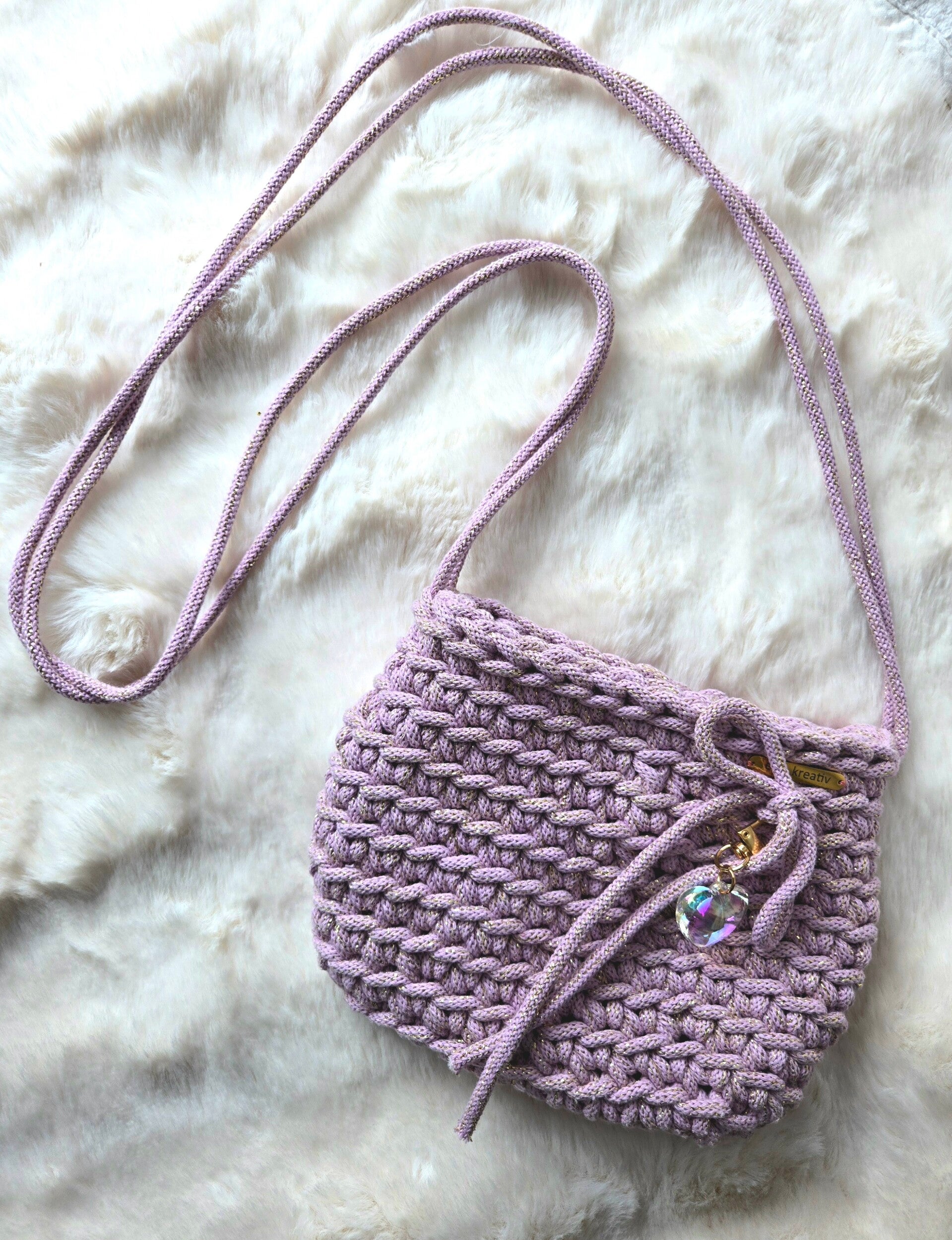 BLUSHY BELLE – elegante Tasche in schmutzrosa mit goldenen Lurexfäden
