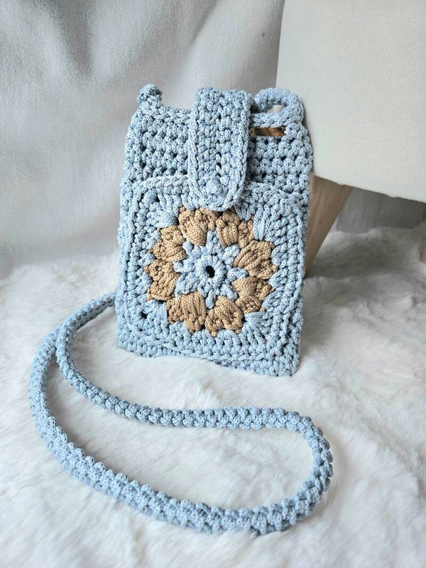 BLUE SAND – nachhaltige Handytasche in Blau-Beige mit Frontfach