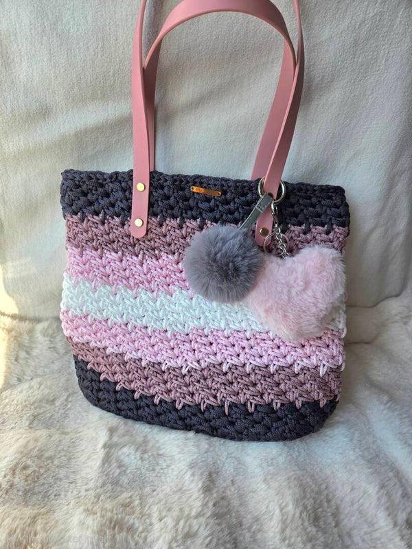 LUMIRA XL – farbenfrohe Statement-Tasche mit weicher Struktur