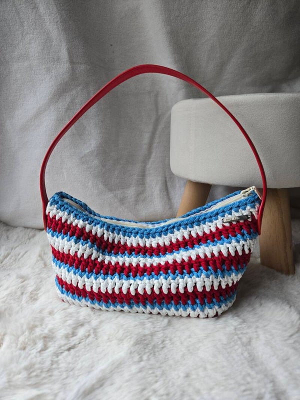 POUCHI blau-weiss-rot