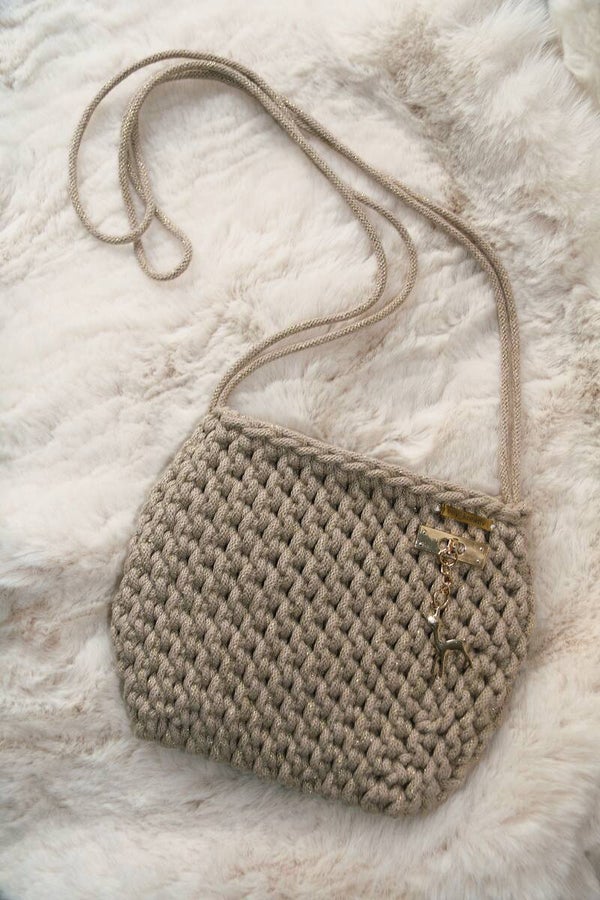 GOLDEN BEIGE – elegante Tasche in Beige mit goldenen Lurexfäden