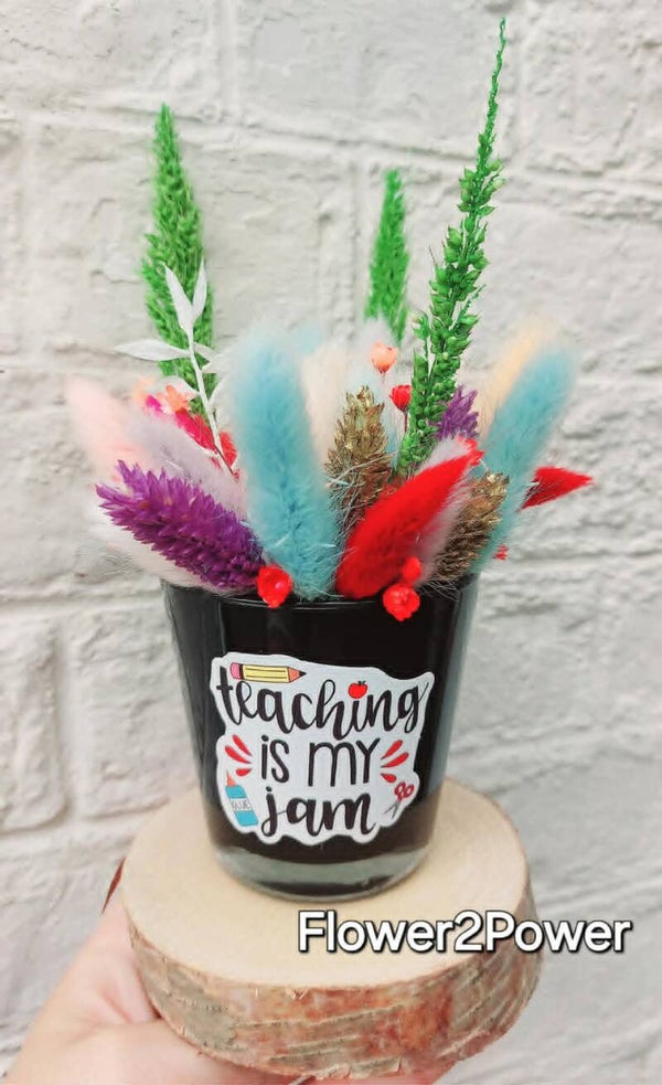 Cadeautje met droogbloemen teaching is my jam