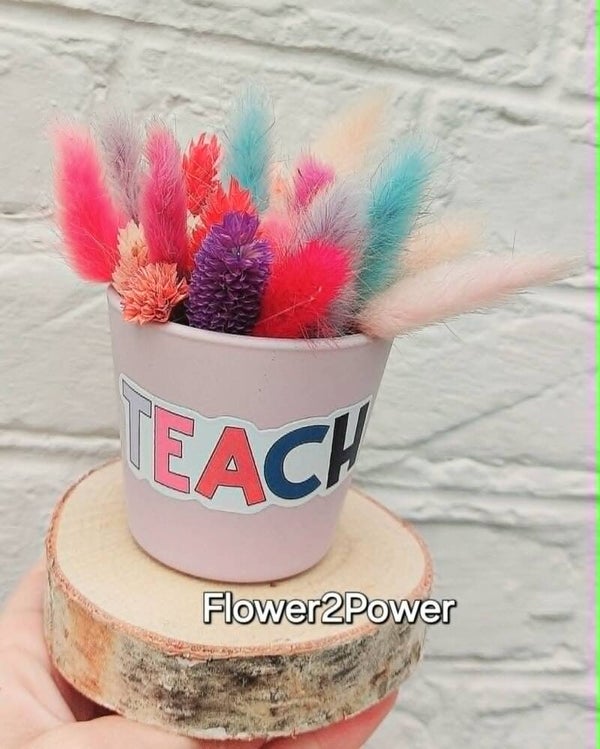 Cadeautje met droogbloemen teach