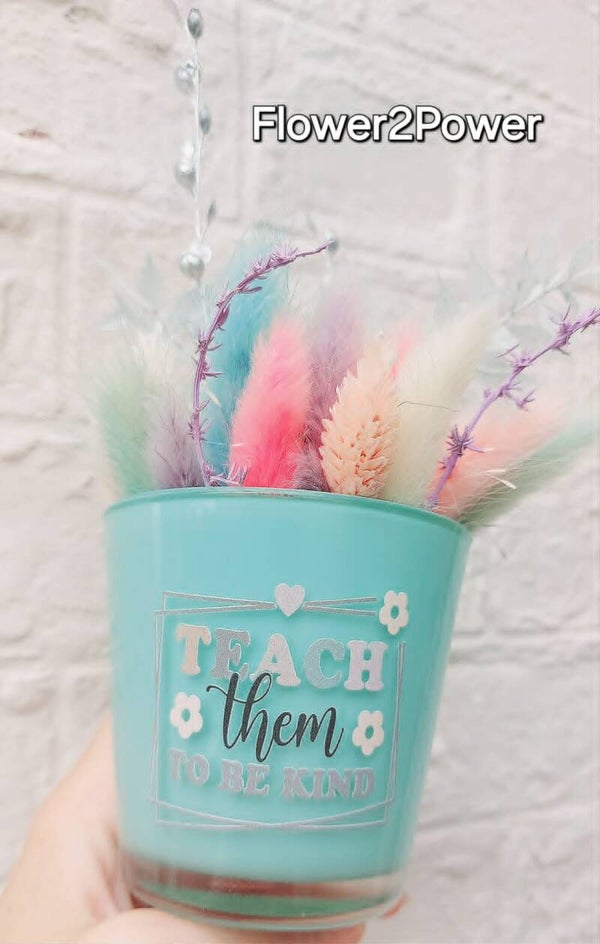 Cadeautje met droobloemen pastel