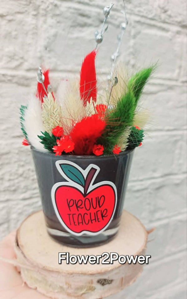 Cadeautje met droogbloemen proud teacher