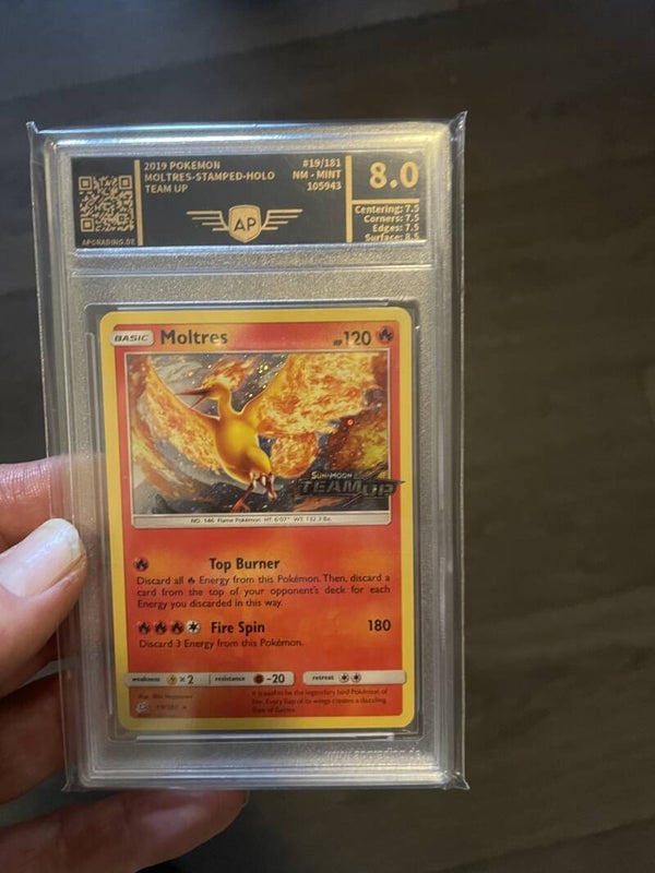 moltres 19/181  team up psa 8