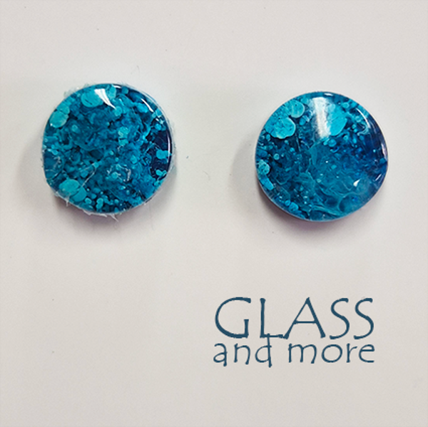 Blauwe oorbelletjes