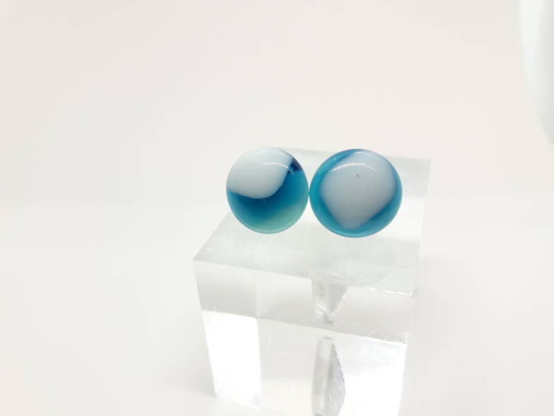 blauw witte oorstekers