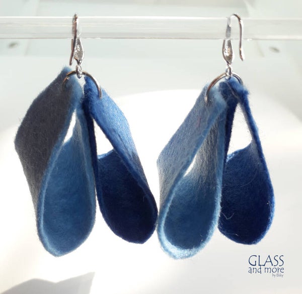 Oorhanger in blauwtonen vilt (VOB01)