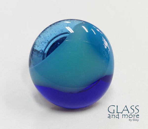 Blauwgetinte ring