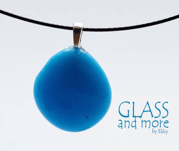 licht blauwe hanger van glas