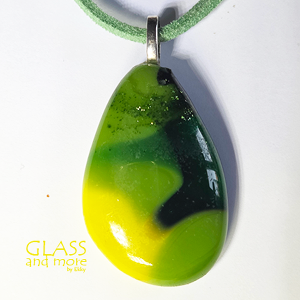 Fris geelgroene glashanger