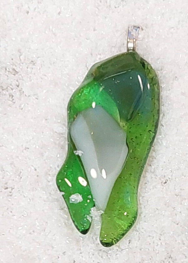 langwerpige groen/witte glashanger (GHGr04)