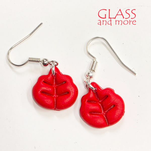 Herfstoorhangers rood blaadje