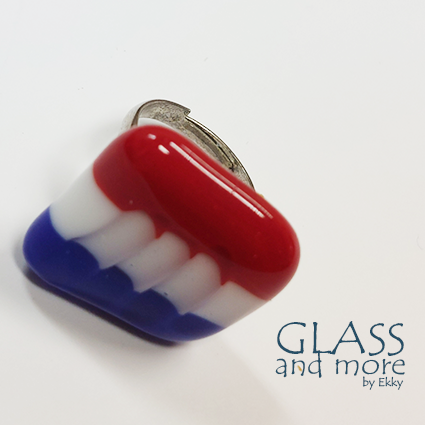 Ring met de Hollandse kleuren