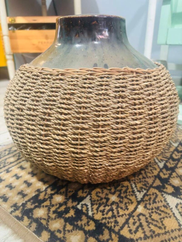 VASO ANNI 40 IN VETRO E VIMINI - WICKER VASE