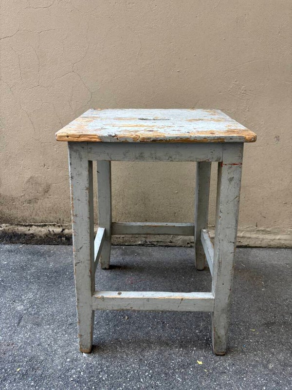 Sgabello grigio