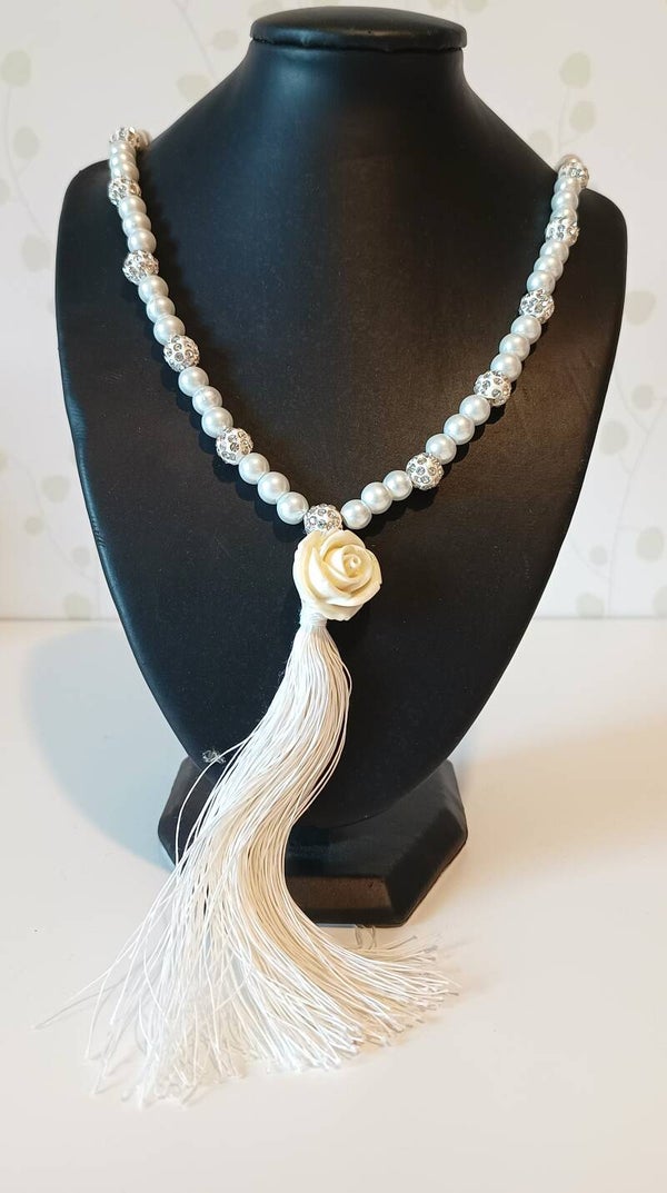 Halsband "White Lady"