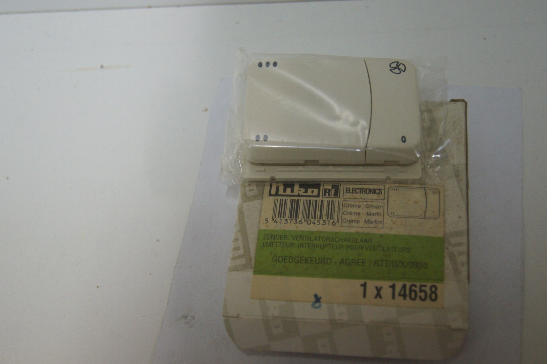 Niko 14658 PR20 zender ventilatorschakelaar met afwerkingsset creme