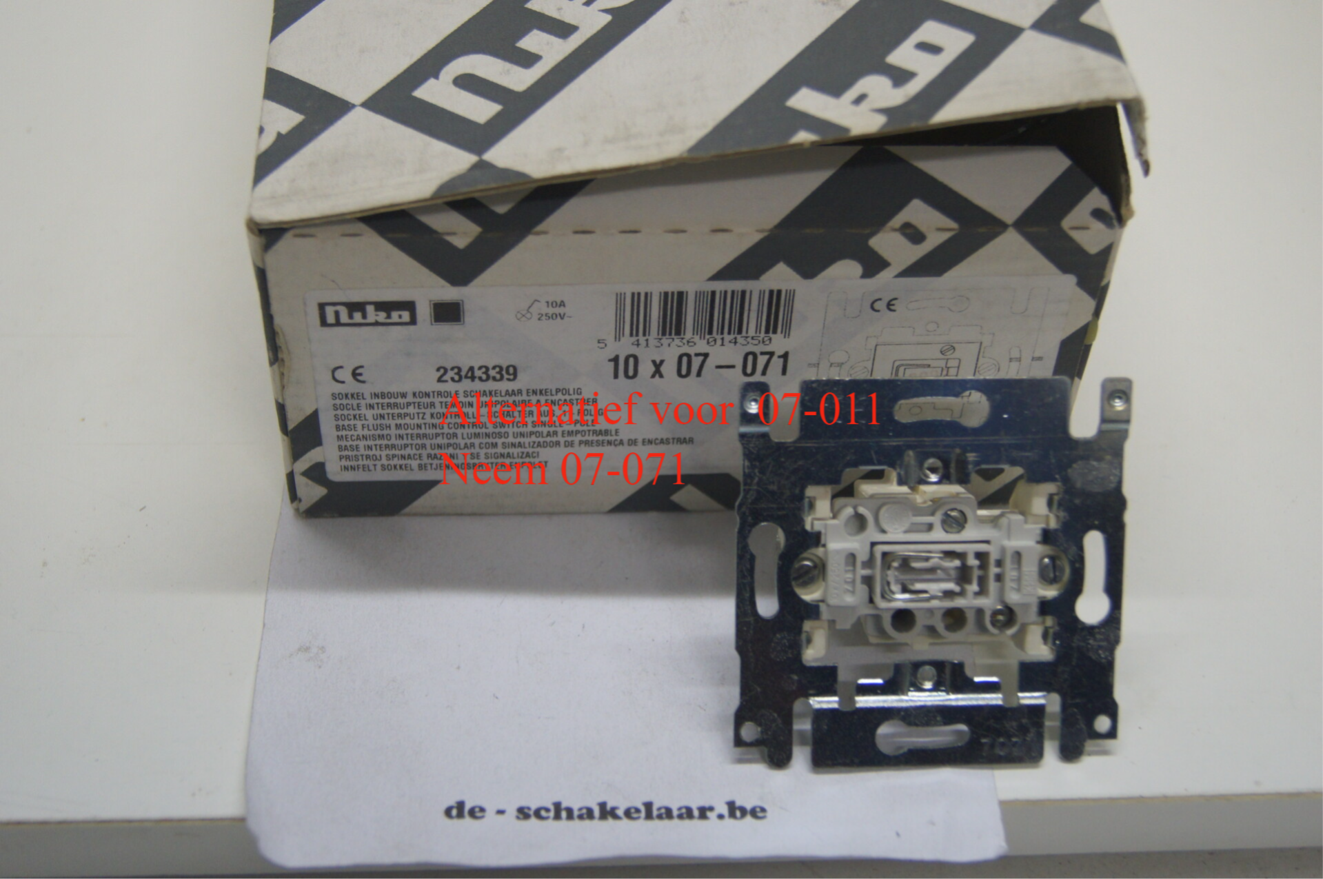 Niko 07-011 sockel enkelpolige schakelaar