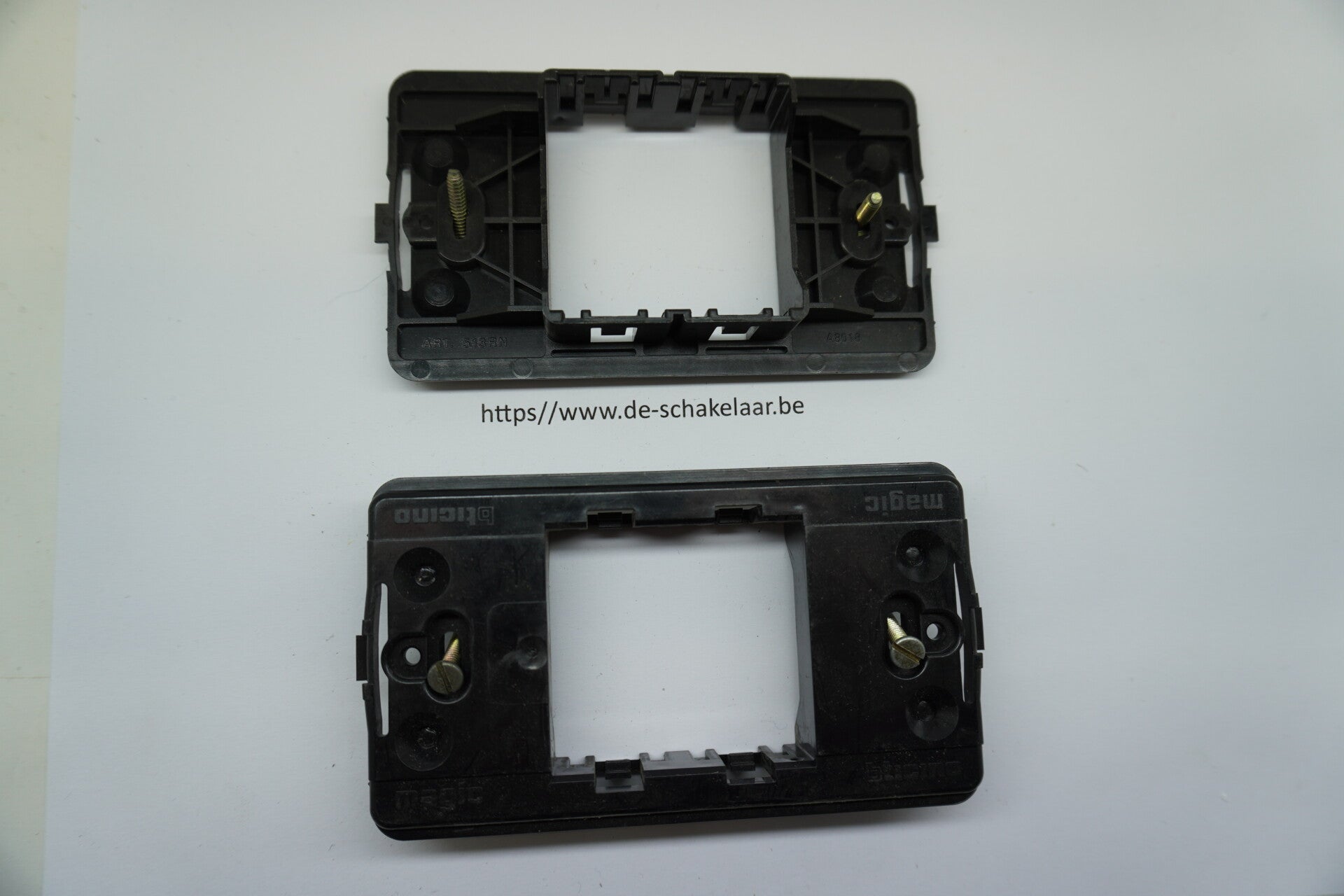 Bticino magic houder 513 RN stopcontact