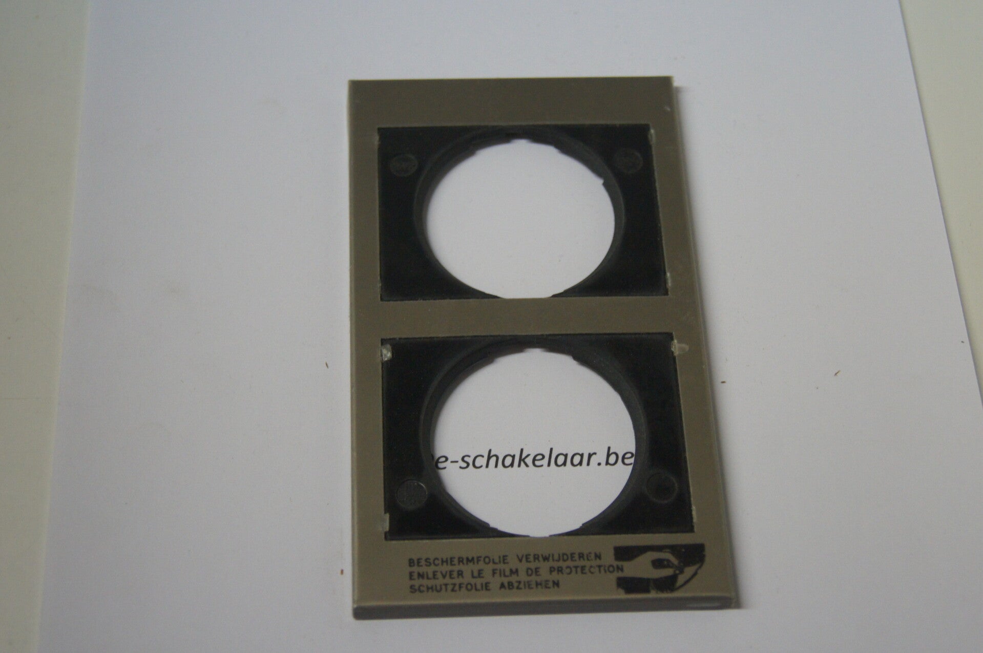 Niko 02792/13 int 70 dubbel afdekplaat verticaal center 60mm brons/zwart