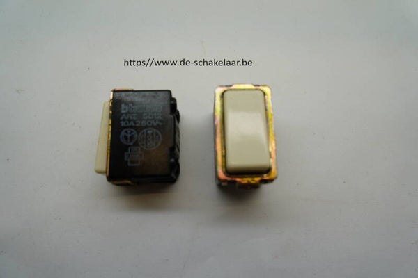 Bticino magic 5012 Kruisschakelaar