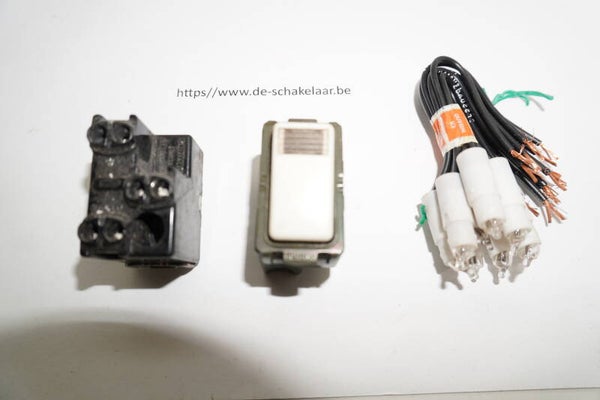 Bticino 5003 LN magic wisselschakelaar+ lampje