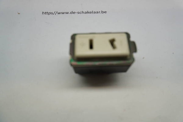 Bticino magic 5020N Stopcontact gepolarisssert 24V