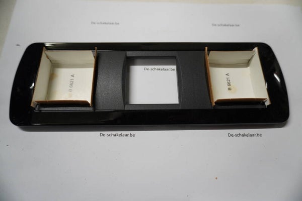 Bticino living L4802/3NR zwart 3x2 mod 71mm