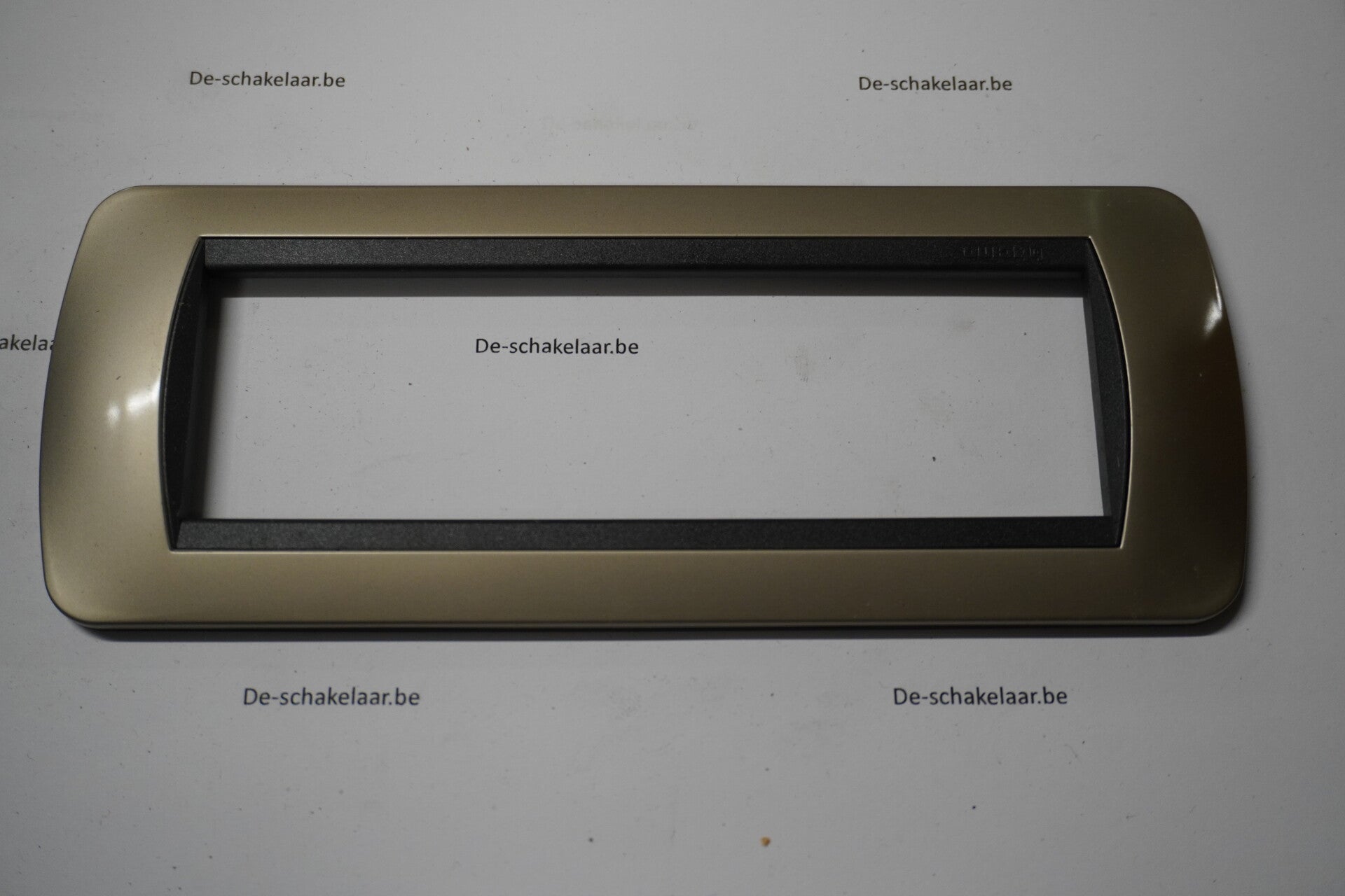 Bticino living L4807TC titanium 7mod