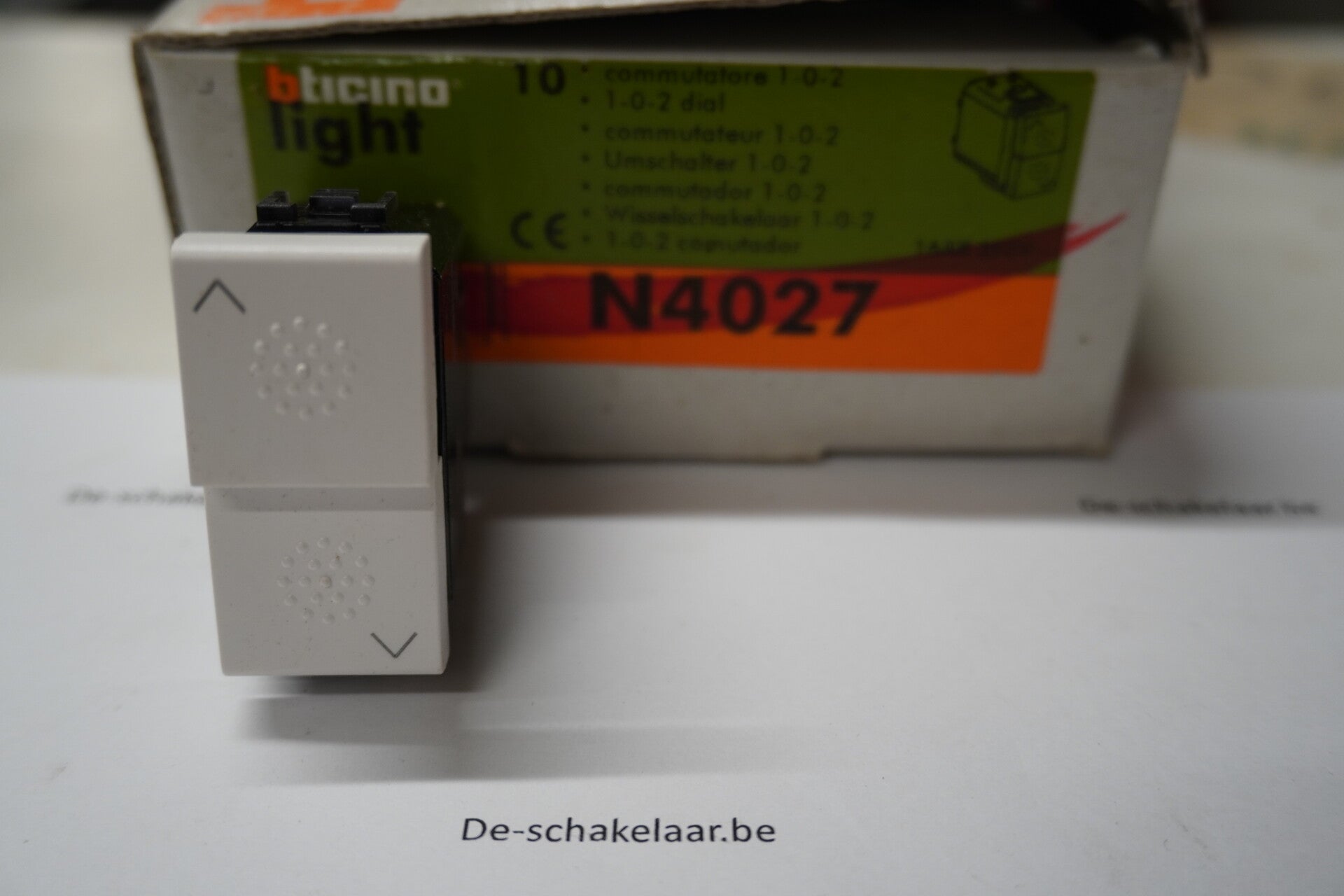Bticino light N4027 Wisselschakelaar 1-0-2