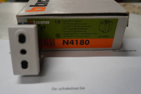 Bticino light N4180 Stopc 2p+aarding met dubbele hartlijn