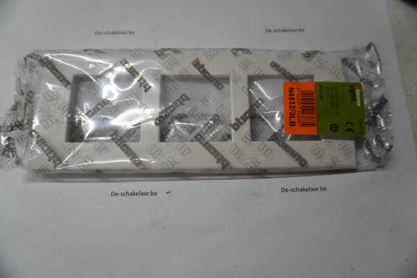 Bticino light N4832/3LB Afdekplaat 3x2 mod B3.2F light wit