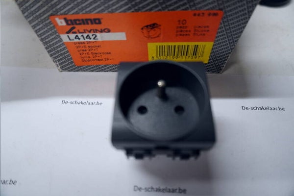 Bticino living L4142 stopcontact zwart