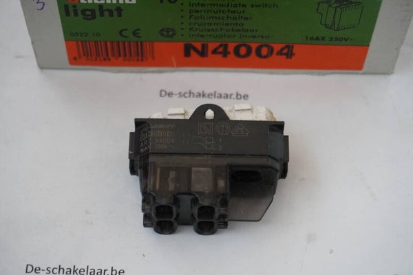 Bticino light N4004 sockel kruisschakelaar