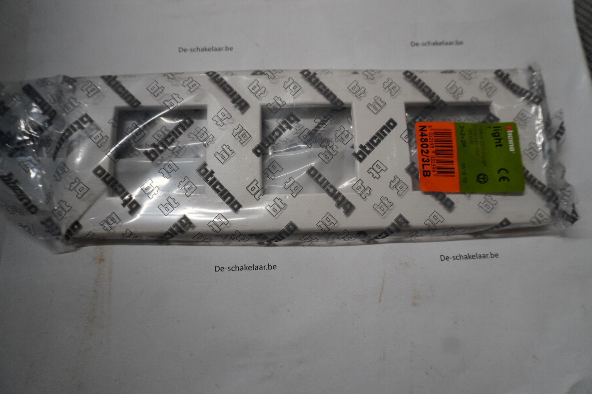 Bticino light N4802/3LB Light Wit afdekplaat 3×2 modules 230x80mm