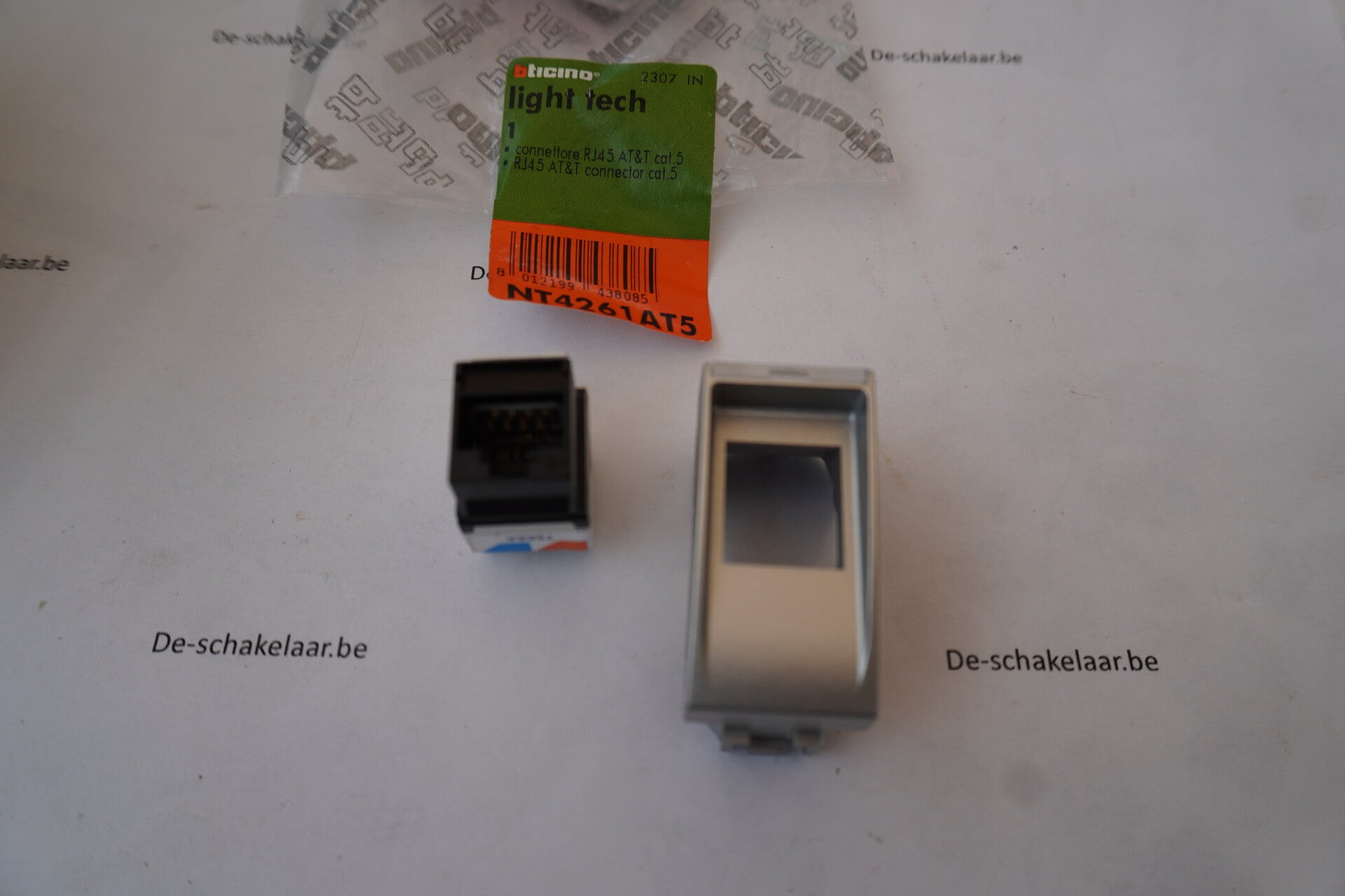 Bticino light tech NT4261AT5 connector RJ45 AT&T cat5