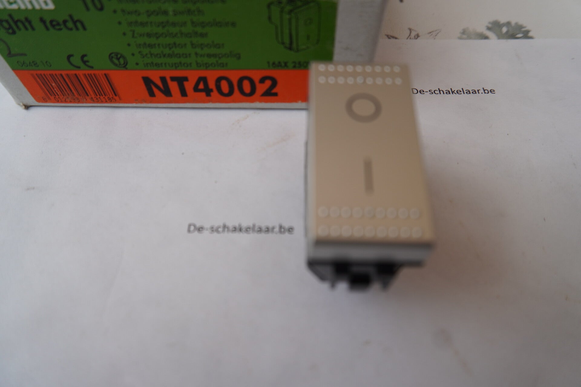Bticino light tech NT4002 dubbelpolige schakelaar 16A