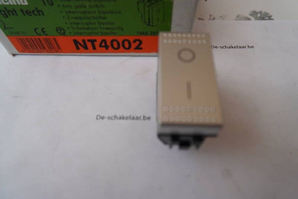 Bticino light tech NT4002 dubbelpolige schakelaar 16A