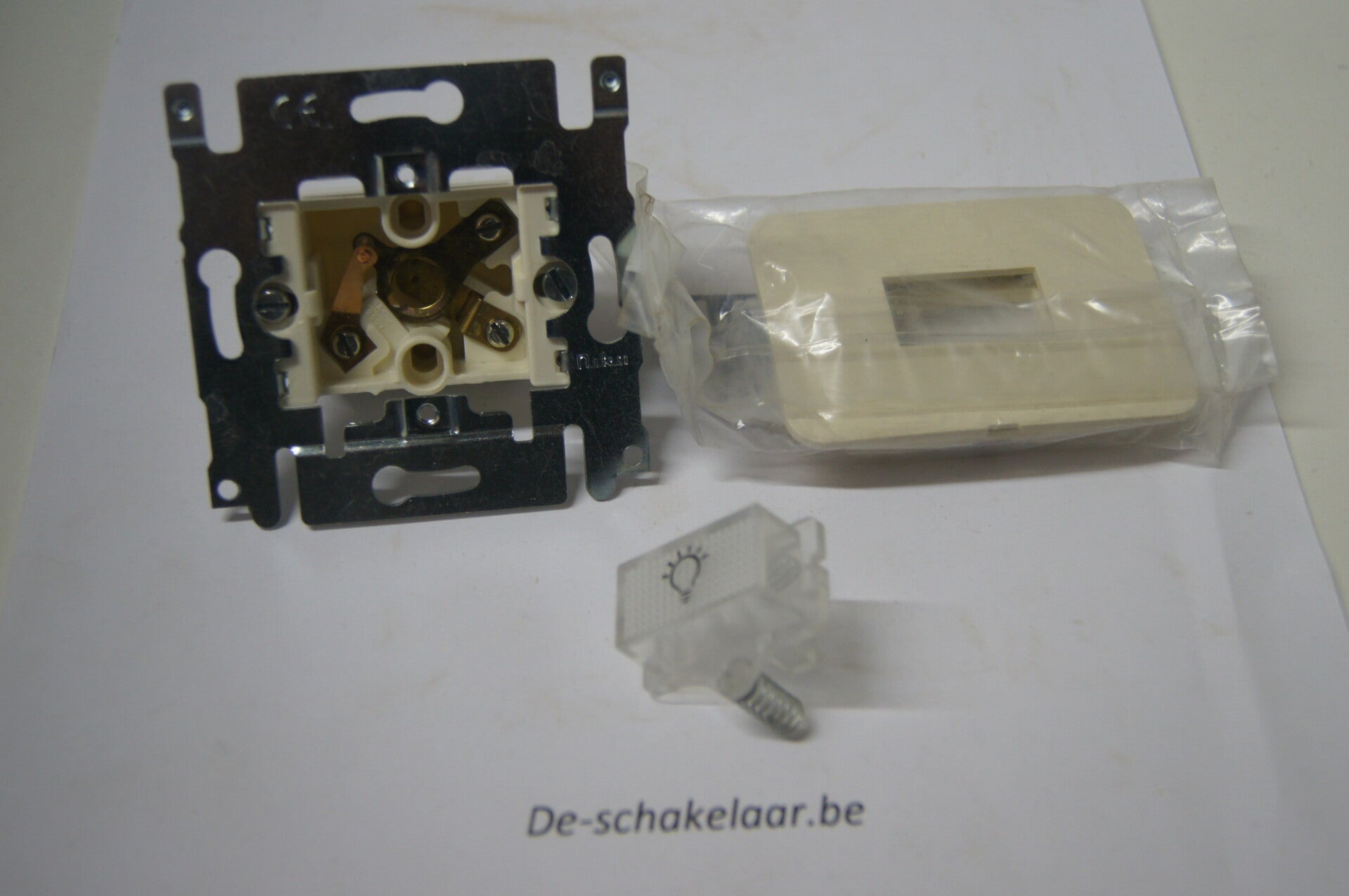 Niko 12-642 PR20 Drukknop creme met lampsymbool