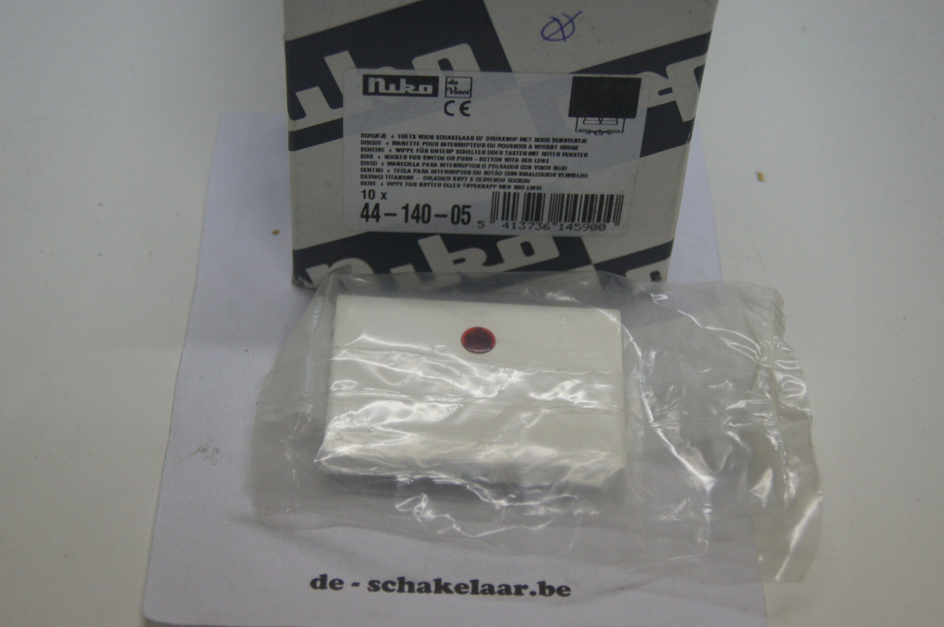 Niko 44-140-05 Dav Toets met rood venstertje voor schakelaar of drukknop